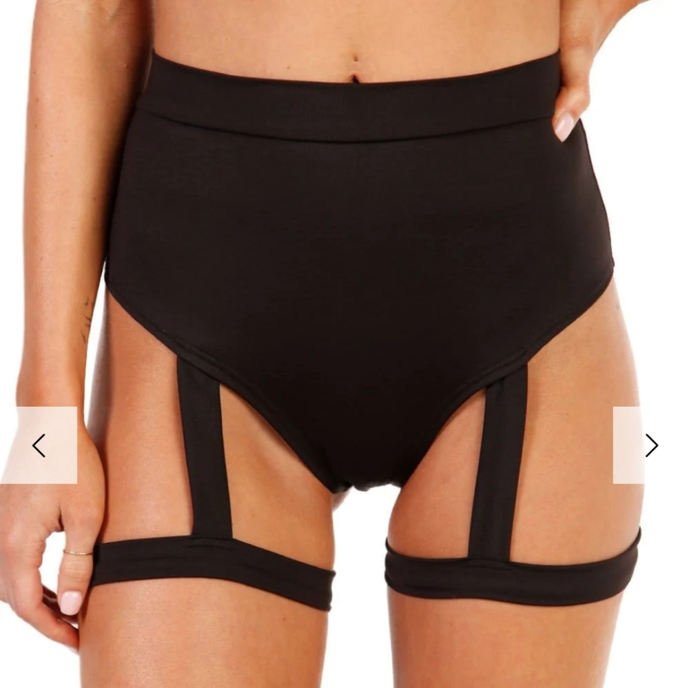 Iheart Raves Showdown Harness Booty Shorts Size Large! New!